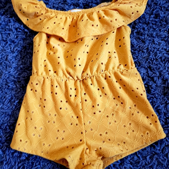 4 Adorable Rompers - Picture 7 of 9